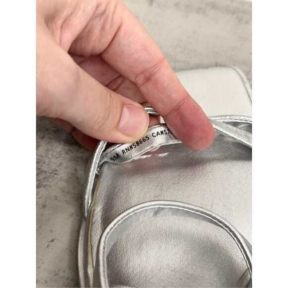 Caslon Sandals Size 9 Silver Leather Paola Open Square Toe Wedges - Picture 7 of 8